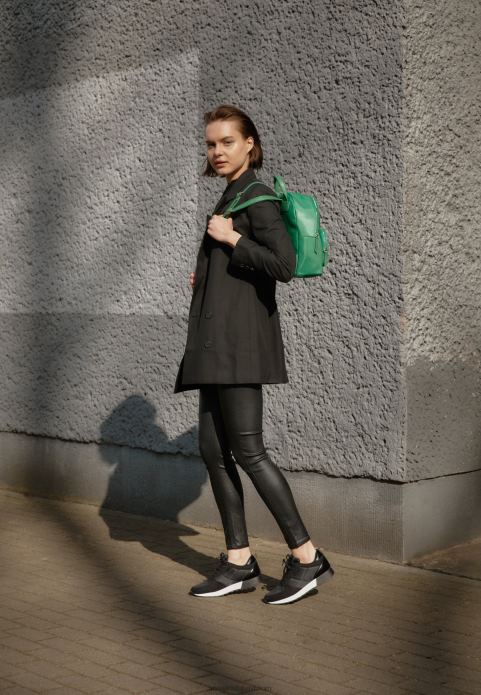 sievietes trenažieri melni 2LHT1165 Anna Field