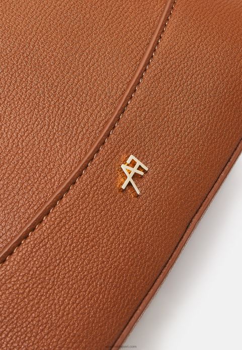 sievietes rokassomu konjaks 2LHT2334 Anna Field